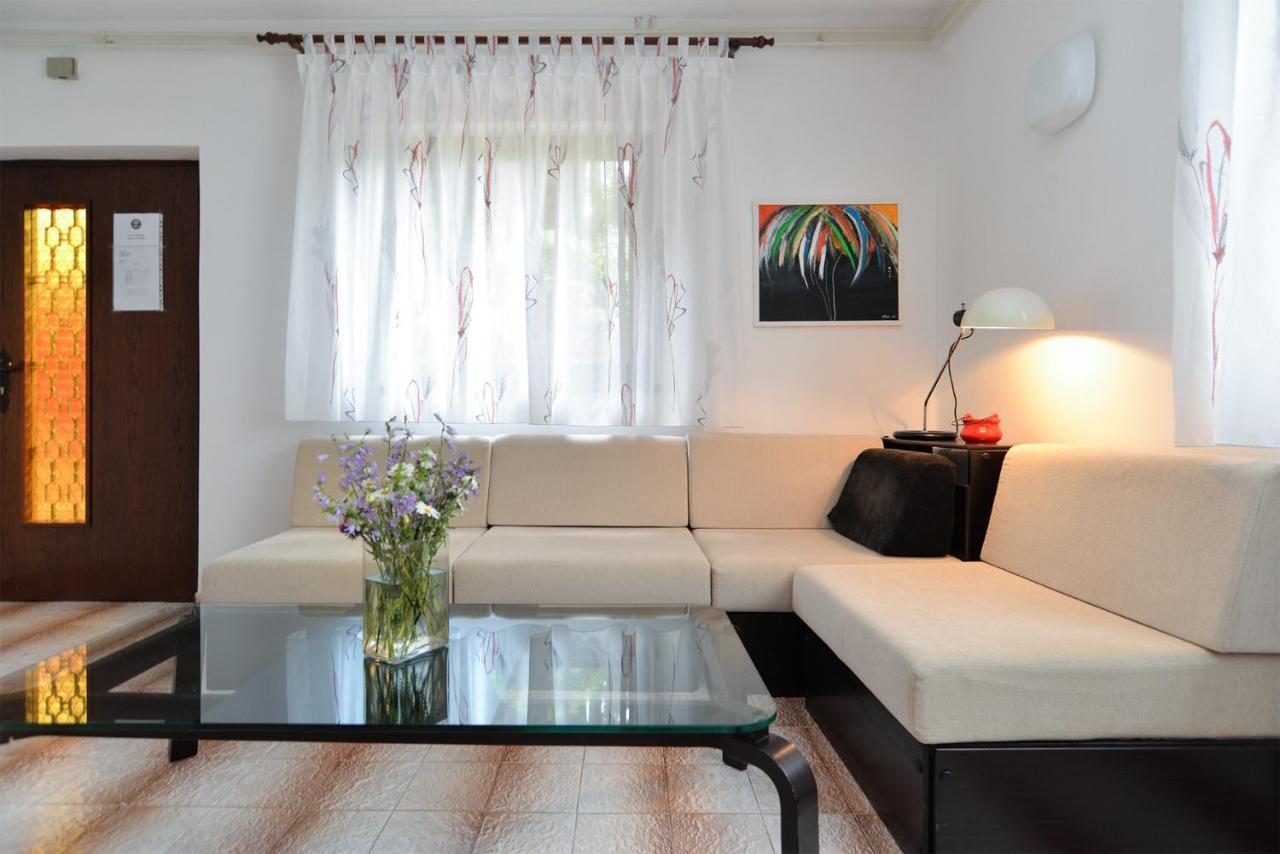Anton 2083 Apartment Premantura